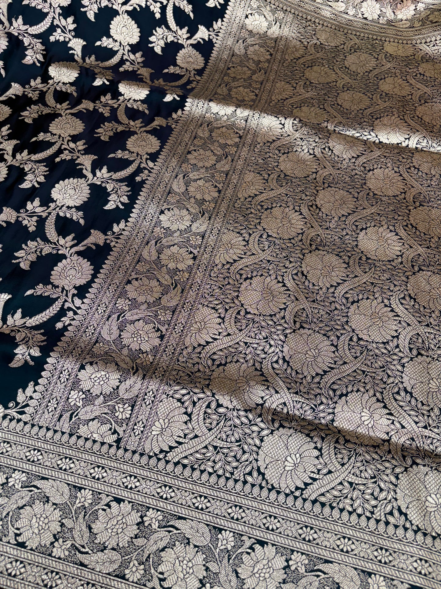 Algae Green Katan Banarasi Saree with Floral Jaal Weaving and Grand Zari Pallu