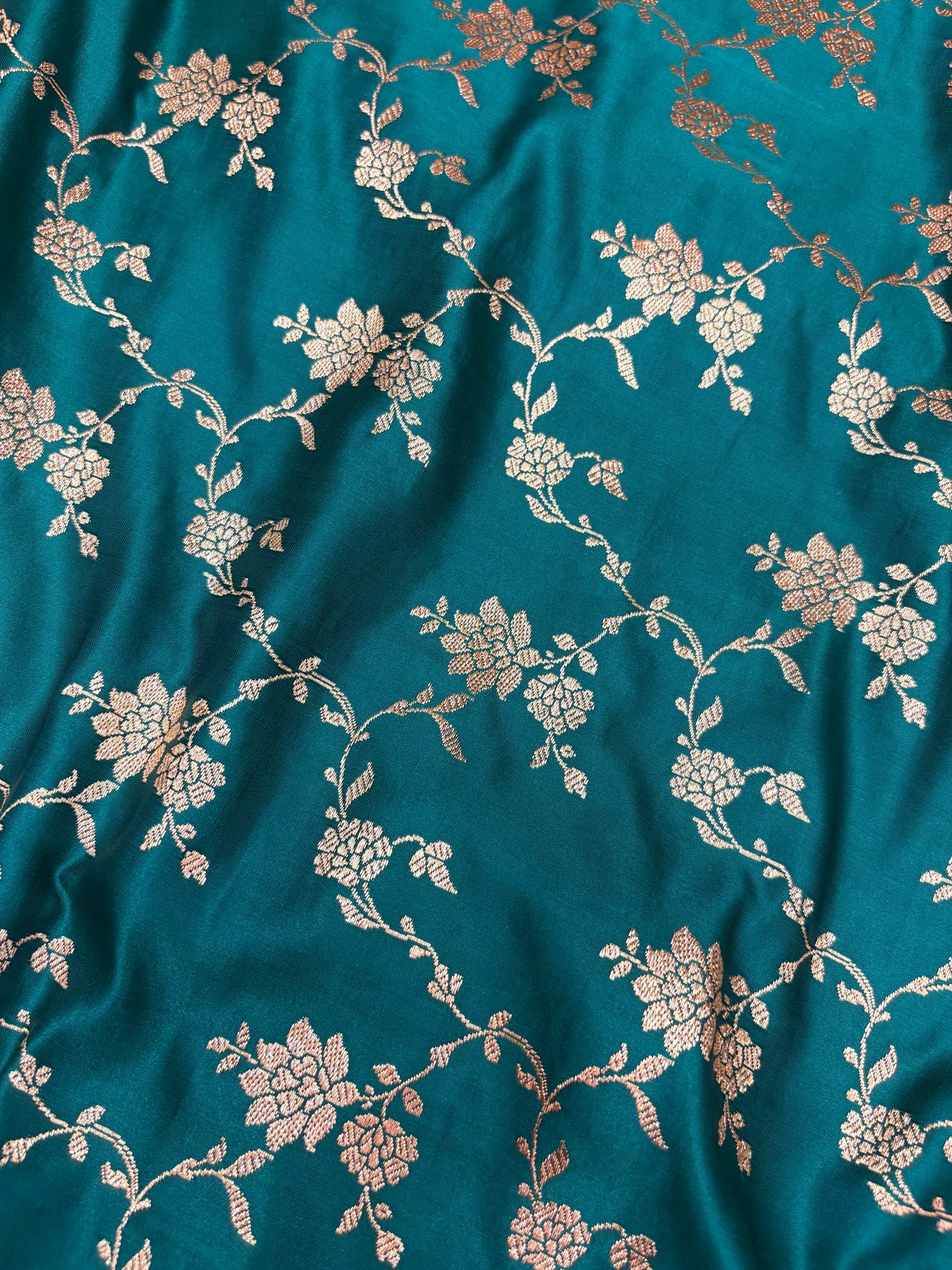 Rama Green Katan Banarasi Saree with Floral Jaal Weaving and Rich Traditional Pallu