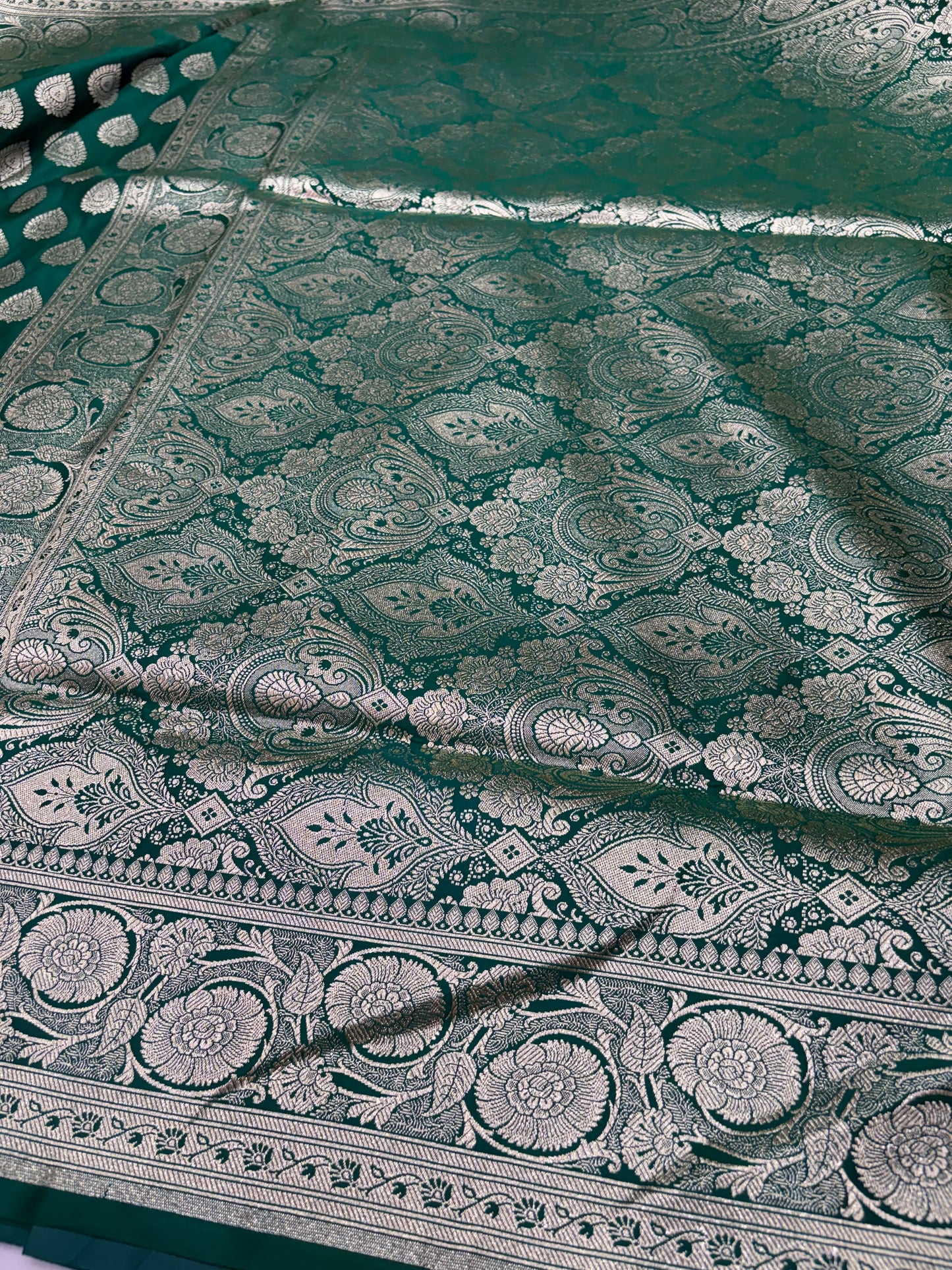 Banarasi Katan Silk Saree in Emerald Green with Zari Buti Weaving K68